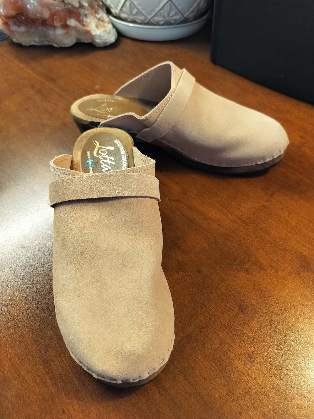Lotta From Stockholm Suede Clogs – Women’s US 8.5